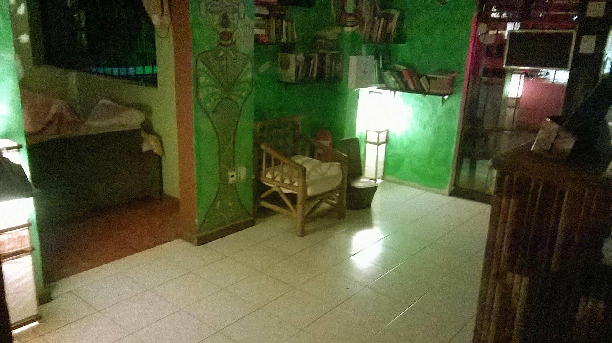 Mayan Hostel Канкун Экстерьер фото