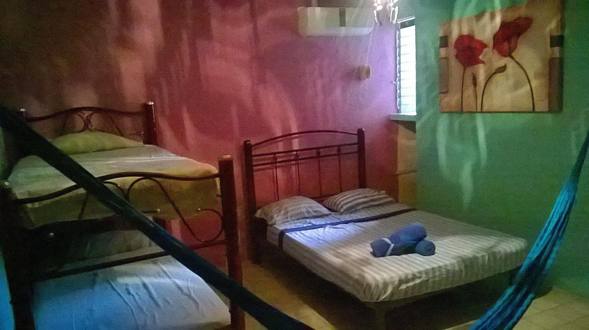 Mayan Hostel Канкун Экстерьер фото