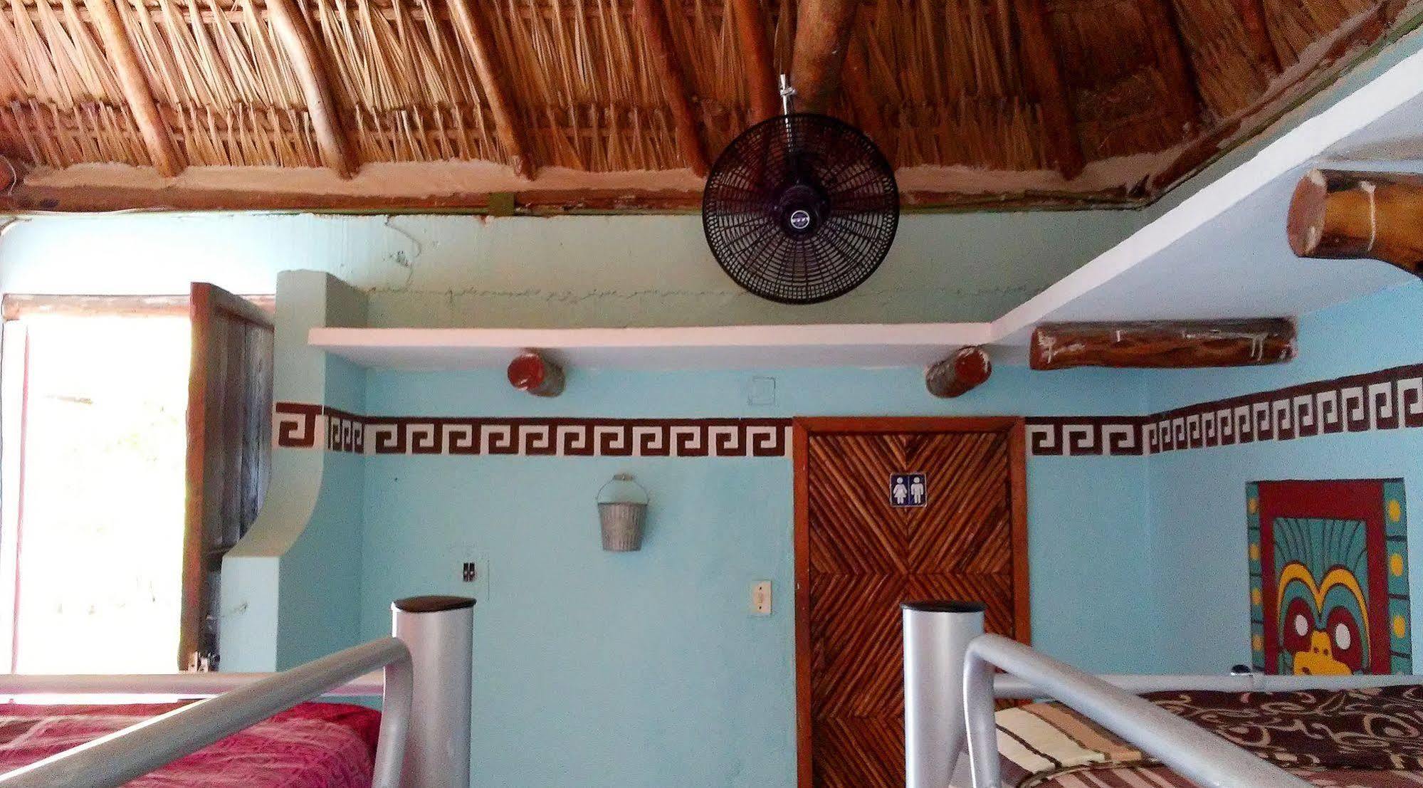 Mayan Hostel Канкун Экстерьер фото